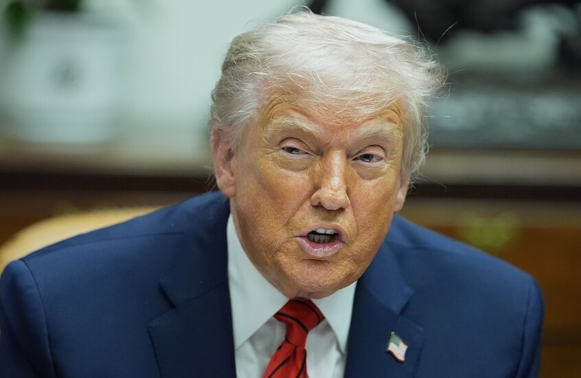 الرئيس الأميركي يعلن عزمه شن ضربات برية ضد المكسيك