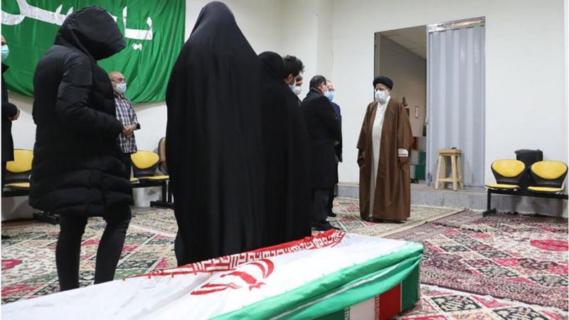 اغتيال محسن فخري زادة: السلاح المستخدم في العملية “يحمل شعار الصناعة العسكرية الإسرائيلية” اغتيال محسن فخري زادة: السلاح المستخدم في العملية “يحمل شعار الصناعة العسكرية الإسرائيلية”