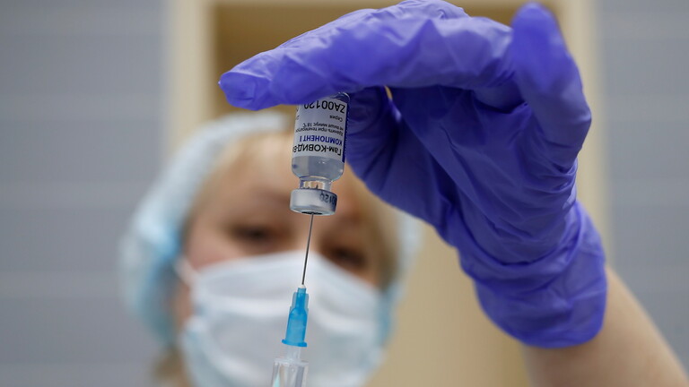 الدفاع الروسية تعلن تطعيم أكثر من 10 آلاف عسكري ضد فيروس كورونا حتى الآن