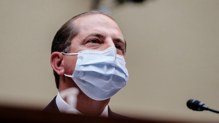 وزير الصحة الأمريكي يعلن بدء توزيع ملايين الجرعات من لقاح كورونا وزير الصحة الأمريكي يعلن بدء توزيع ملايين الجرعات من لقاح كورونا