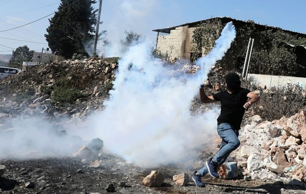 الإحتلال الإسرائيلي يقمع مسيرتين سلميتين منددتين بالاستيطان بالضفة الغربية