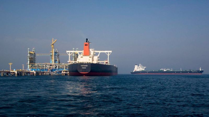 ارتطام سفينة شحن “بلغم زرعته قوات صنعاء” في البحر الأحمر