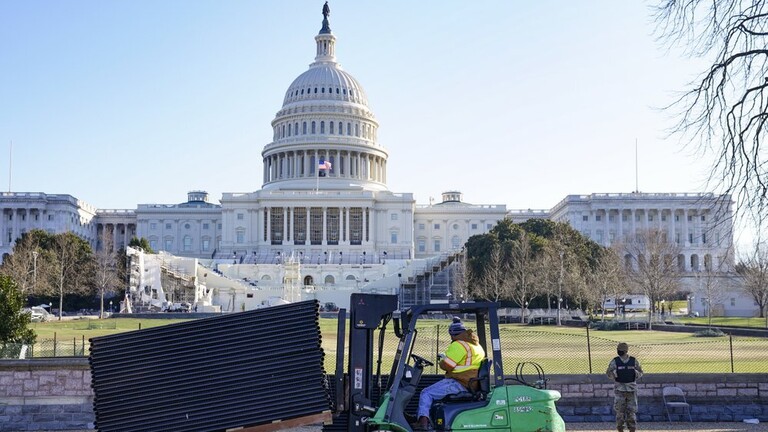 الديمقراطيون يعتزمون إطلاق إجراءات العزل بحق ترامب بمجلس النواب الاثنين المقبل