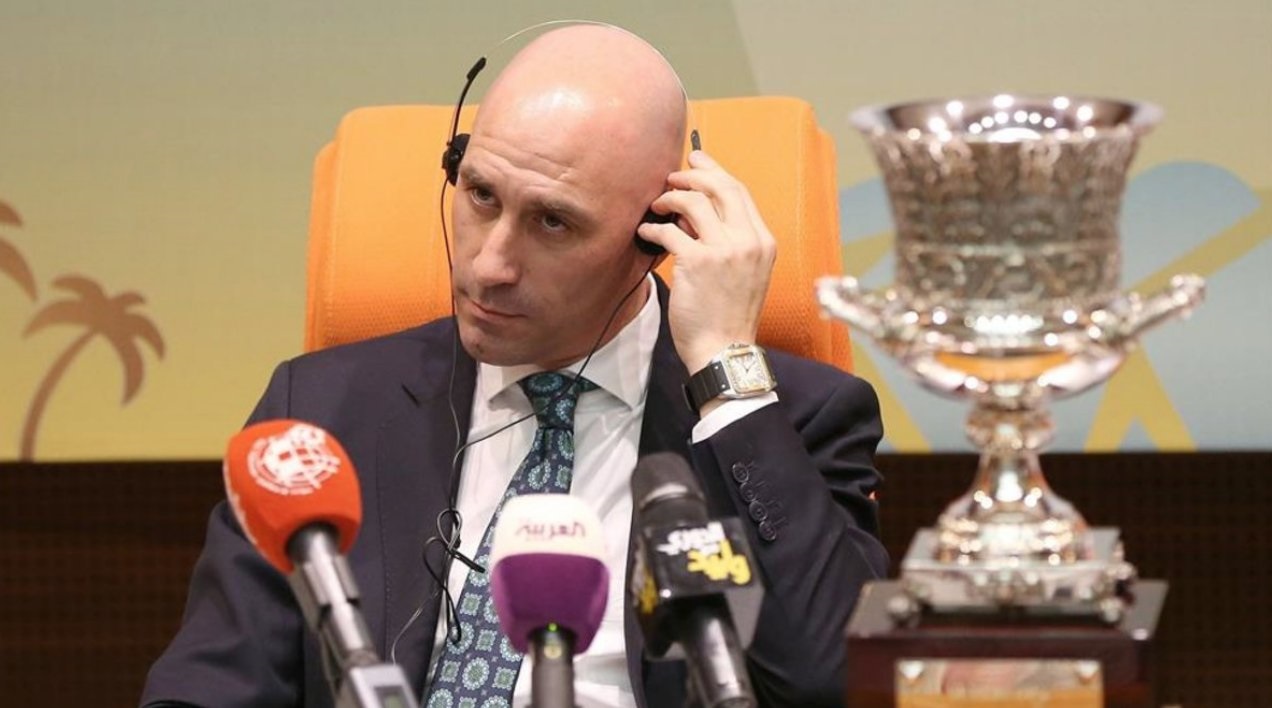 رئيس الإتحاد الإسباني يعتذر للريال بسبب “اللقطة الجدلية”