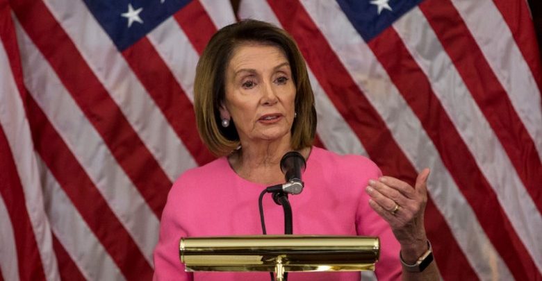 بيلوسي: سنبحث في الكونغرس محاكمة الرئيس السابق دونالد ترامب