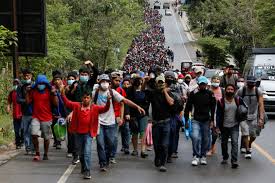 أمريكا تعتقل نحو 100 ألف مهاجر على الحدود مع المكسيك