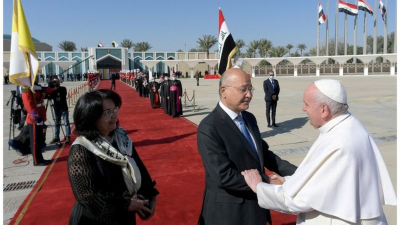 البابا فرنسيس يغادر العراق بعد زيارة تاريخية