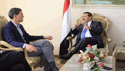 وزير الخارجية يلتقي رئيس لجنة الإنقاذ الدولية
