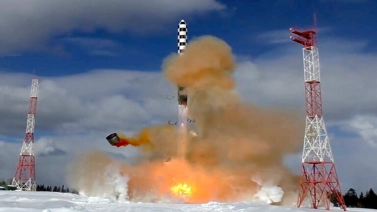 روسيا تستعرض قدراتها العسكرية في القطب الشمالي.. تختبر أحدث أسلحتها بمنطقة جليدية