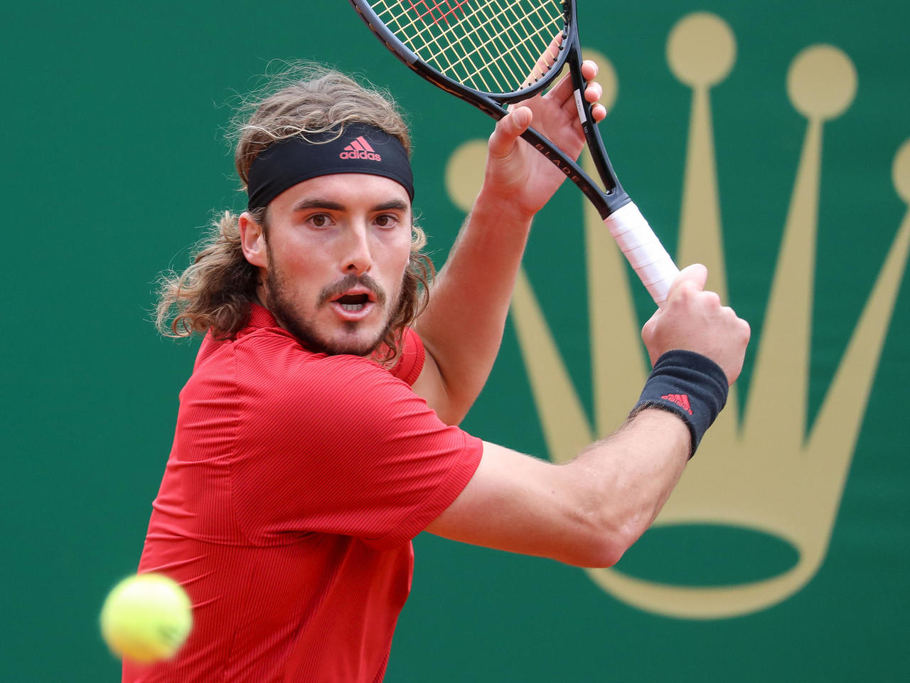 تأهل تسيتسيباس الى نصف نهائي دورة مونتي كارلو للتنس بانسحاب دافيدوفيتش