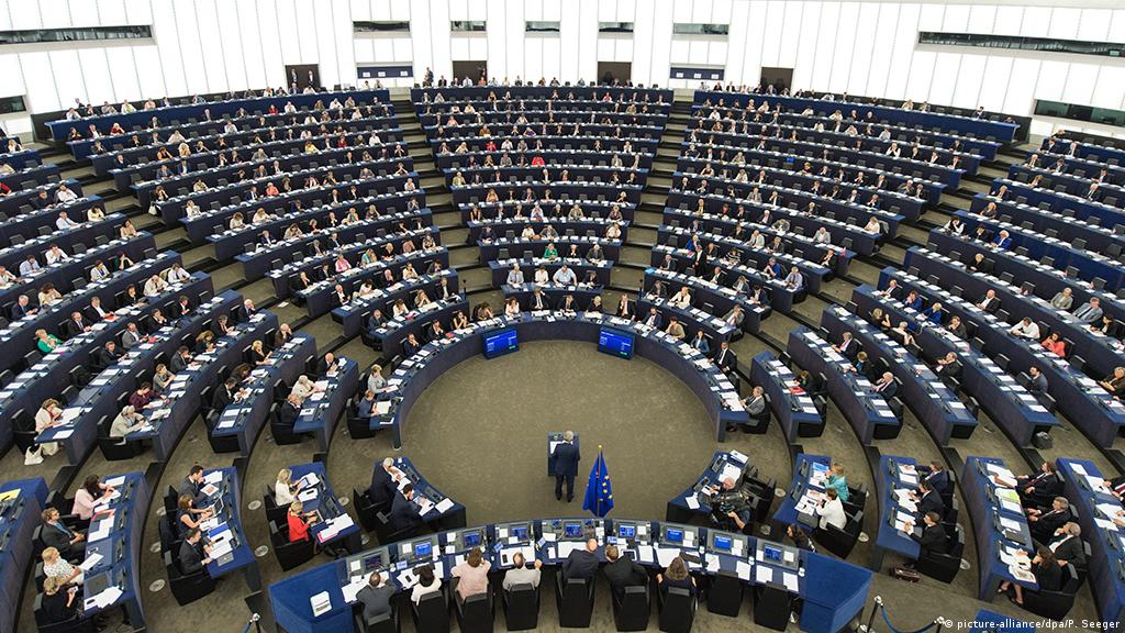 برلمان أوروبا يصوت على وقف مفاوضات عضوية تركيا في الاتحاد الاوروبي برلمان أوروبا يصوت على وقف مفاوضات عضوية تركيا في الاتحاد الاوروبي