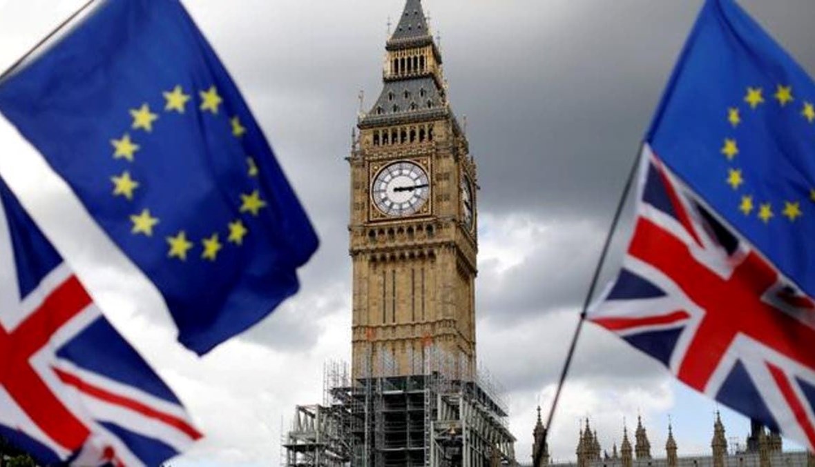 البحرية البريطانية تختبر بدلة طيران!