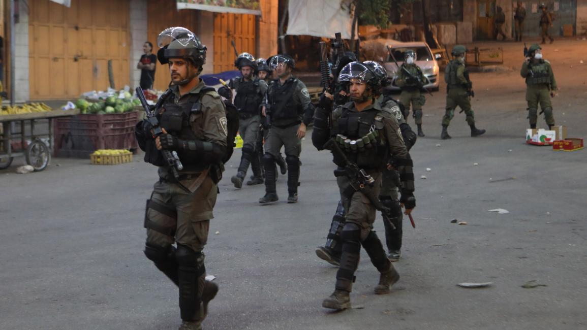 استشهاد فلسطيني وإصابة آخر برصاص قوات الاحتلال جنوب نابلس