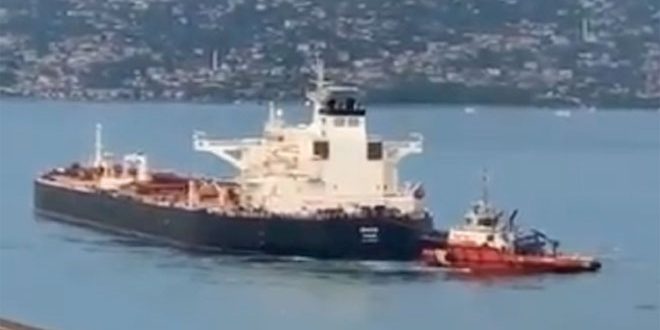 تعطل حركة الملاحة في مضيق البوسفور التركي جراء جنوح ناقلة نفط