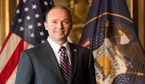 حاكم ولاية أمريكية يدعو لصلاة الاستسقاء بسبب الجفاف