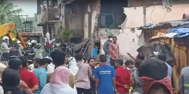 الهند.. 11 قتيلاً بينهم 8 أطفال بانهيار مبنى في مدينة مومباي