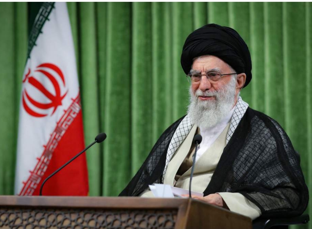 خامنئي: بعض حكومات قبلية لا تفرق بين صندوق الانتخابات وصندوق الفاكهة