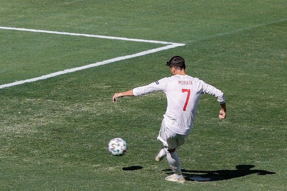 مهاجم إسبانيا الفارو موراتا : تلقيت وأفراد عائلتي تهديدات وتمنيات بالموت