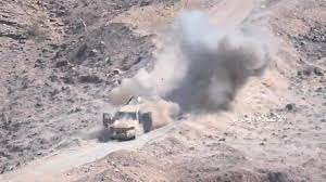 الإعلام الحربي يوزع مشاهد لعملية استهداف المعسكر التدريبي لمرتزقة العدوان بالوديعة الإعلام الحربي يوزع مشاهد لعملية استهداف المعسكر التدريبي لمرتزقة العدوان بالوديعة