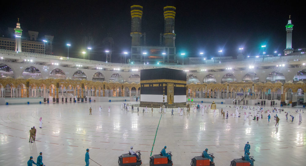 ضيوف الرحمن يقضون يوم التروية بمشعر منى