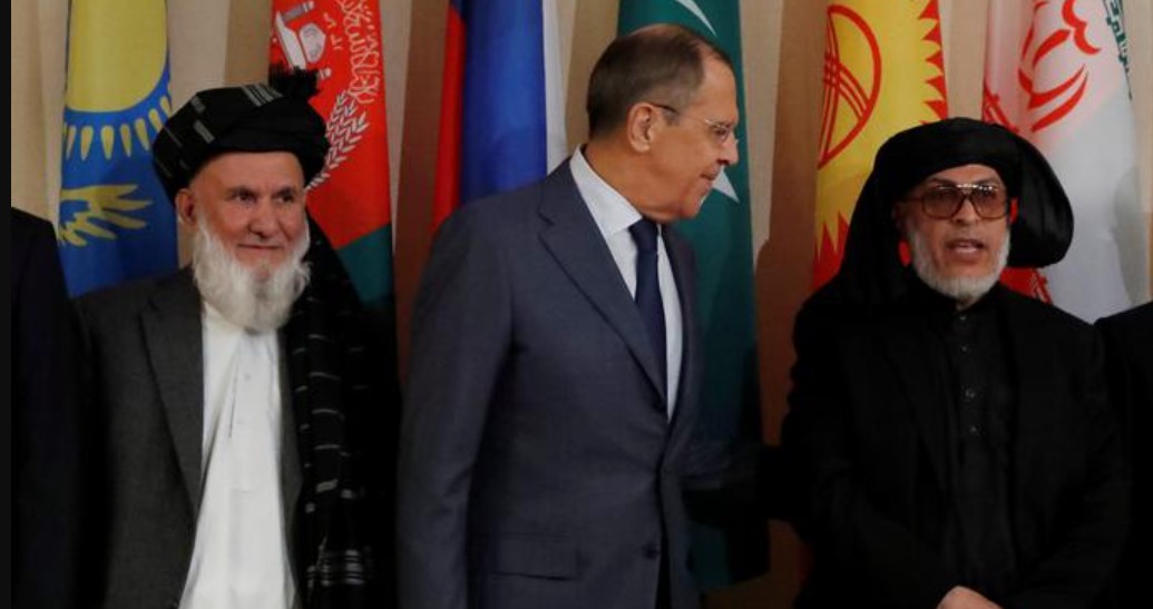 الدبابات تتقدم نحو الحدود.. هل ستتورط روسيا في أفغانستان مجدداً بسبب صعود طالبان؟