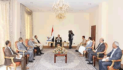 رئيس الوزراء يناقش مع وزير الدفاع أوضاع الجبهات وتعزيز مستوى دعمها بالرجال والعتاد
