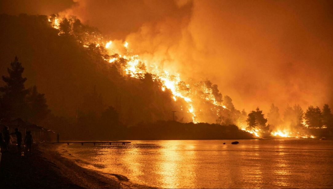 اتساع رقعة الحرائق المستعرة في اليونان