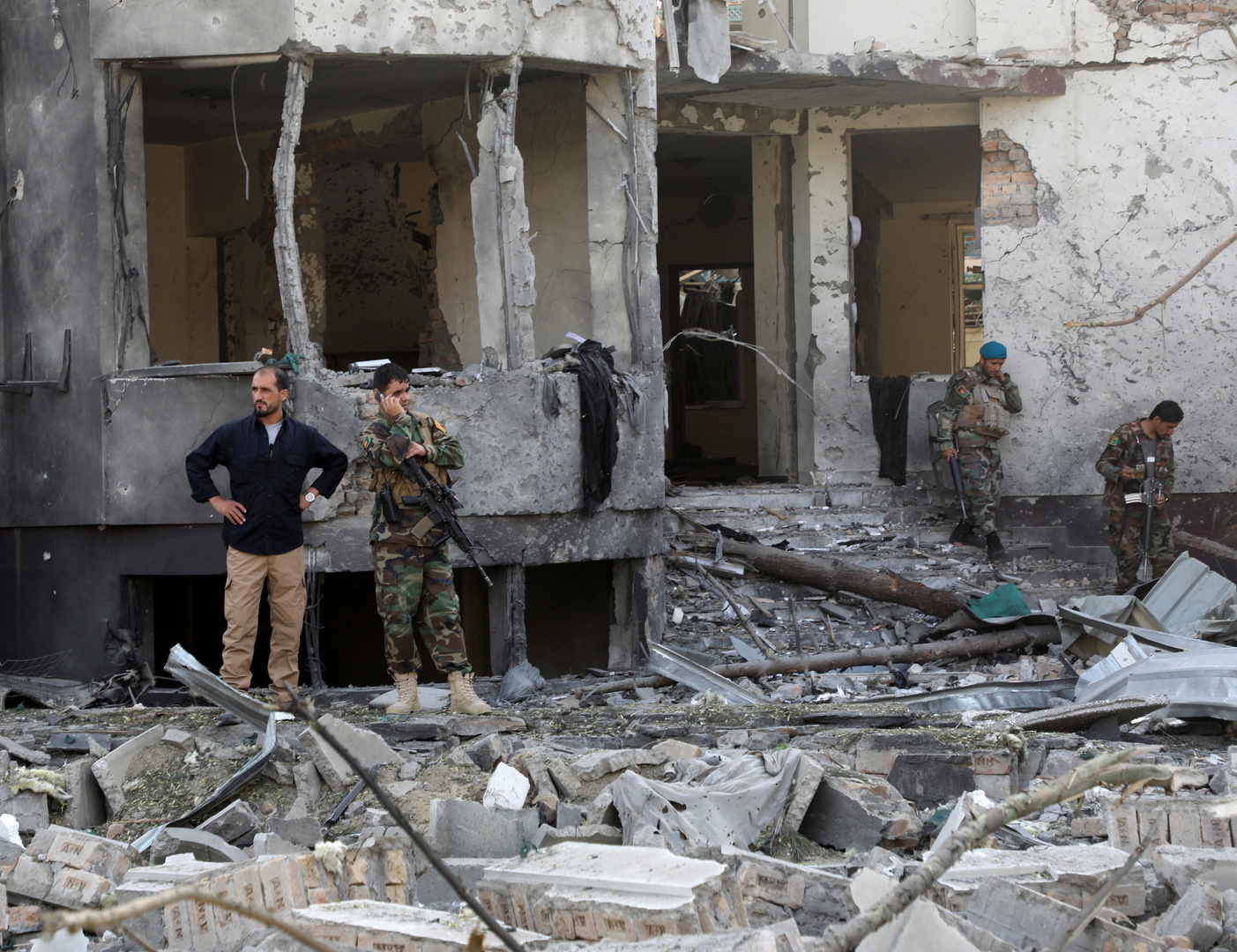 مقتل 12 شخصا من أسرة واحدة جراء انفجار في أفغانستان