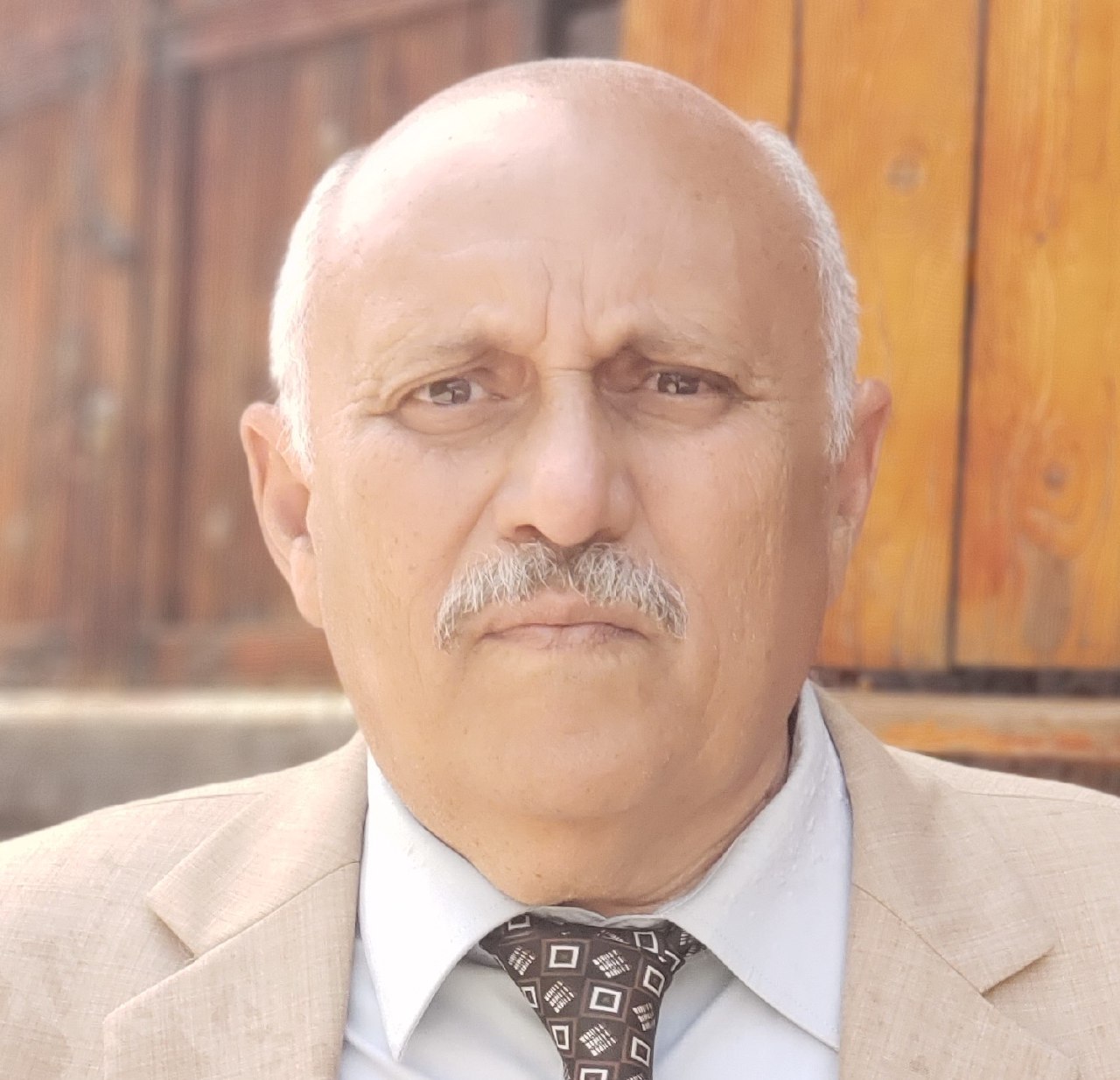 حرب حكومة المملكة ومعين على المواطن اليمني