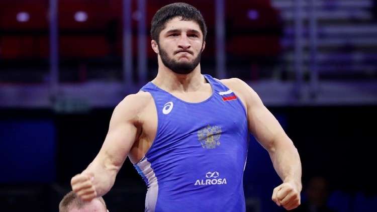 الروسي عبد الرشيد يتوّج ببطولة العالم للمصارعة الحرة