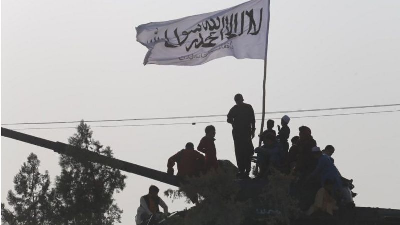 أفغانستان تحت حكم طالبان: رسالة من باكستان “اعملوا مع طالبان أو استعيدوا رعب التسعينيات” 