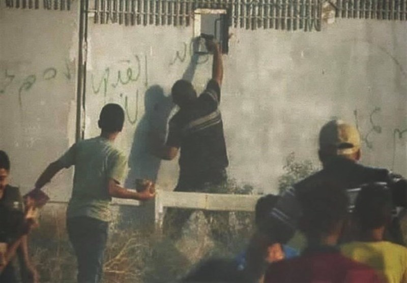 مصرع القناص “الإسرائيلي” متأثرا بإصابته عند حدود غزة مصرع القناص “الإسرائيلي” متأثرا بإصابته عند حدود غزة