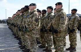 الجيش البريطاني ينشر قواته للمساعدة في توصيل الوقود