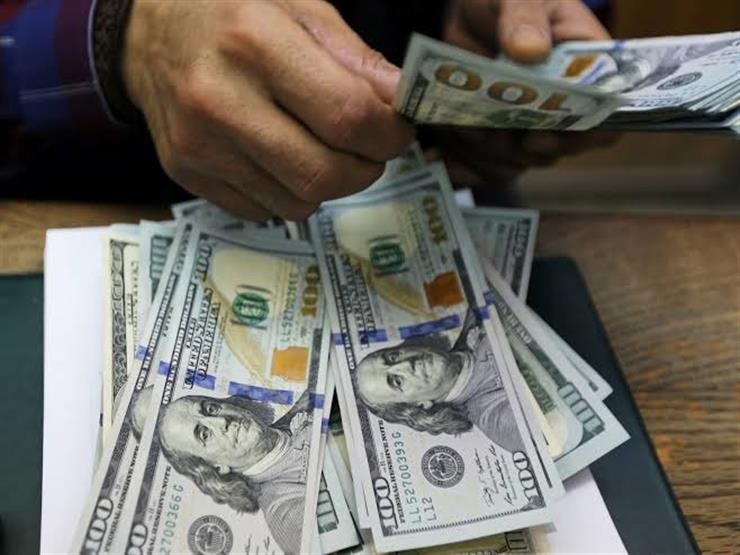 الدولار يستقر قرب أعلى مستوى في 14 شهرا مقابل اليورو