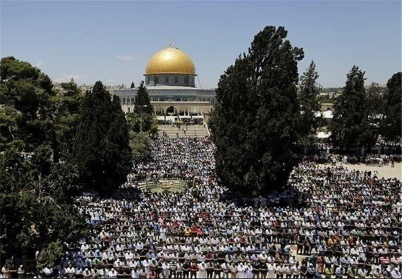 خطيب المسجد الأقصى يحذر من خطورة ما يتعرض له المسجد من انتهاكات الاحتلال