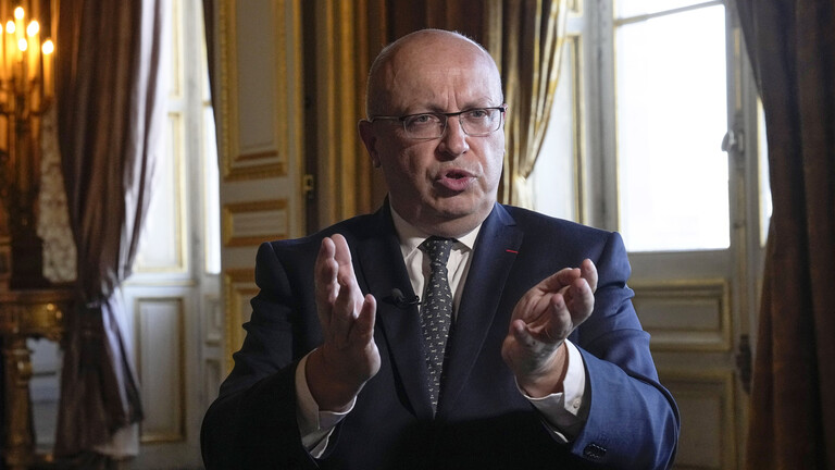 سفير فرنسا لدى أستراليا يتهم المسؤولين الأستراليين بالكذب