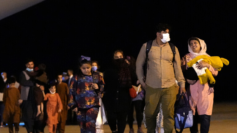 إسبانيا تعلن إجلاء 160 أفغانيا إضافيا عبر باكستان