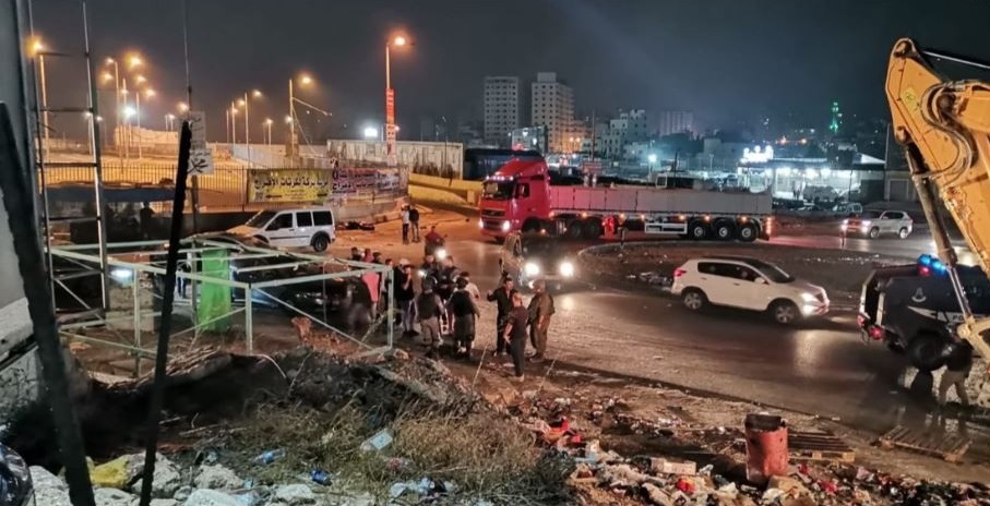 سلطات الاحتلال تجبر مقدسيا على هدم غرف سكنية بوادي الجوز بالقدس المحتلة