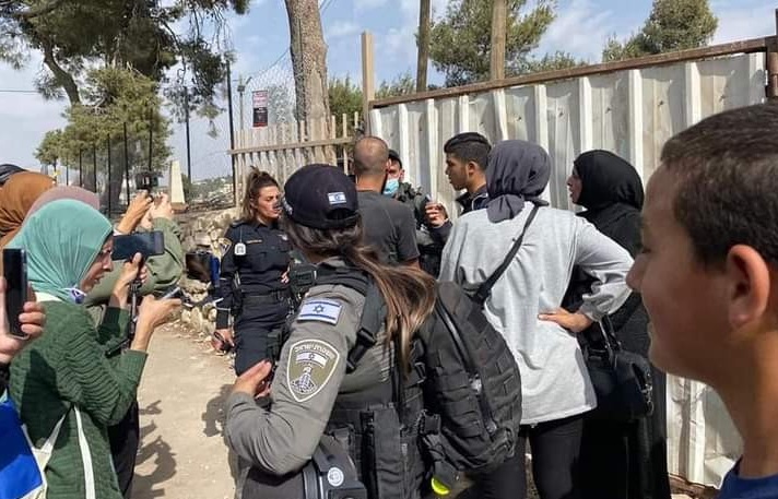 اندلاع مواجهات بين المقدسيين وقوات الاحتلال بمقبرة اليوسفية والاعتداء على الصيادين بغزة