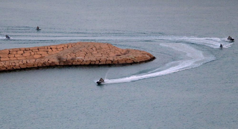 الجيش الإيراني يوجه تحذيرا لمسيرتين أمريكيتين اقتربتا من منطقة عمليات مناورات “ذو الفقار”