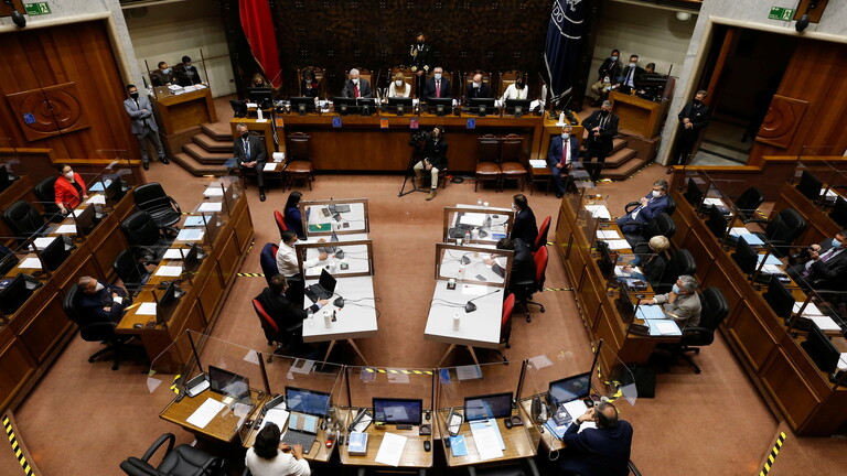 رئيس تشيلي ينجو من العزل بسبب “وثائق باندورا”