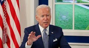 بايدن يستأنف مهامه الرئاسية بعد فحص “روتيني” للأمعاء فوض خلاله صلاحياته لهاريس