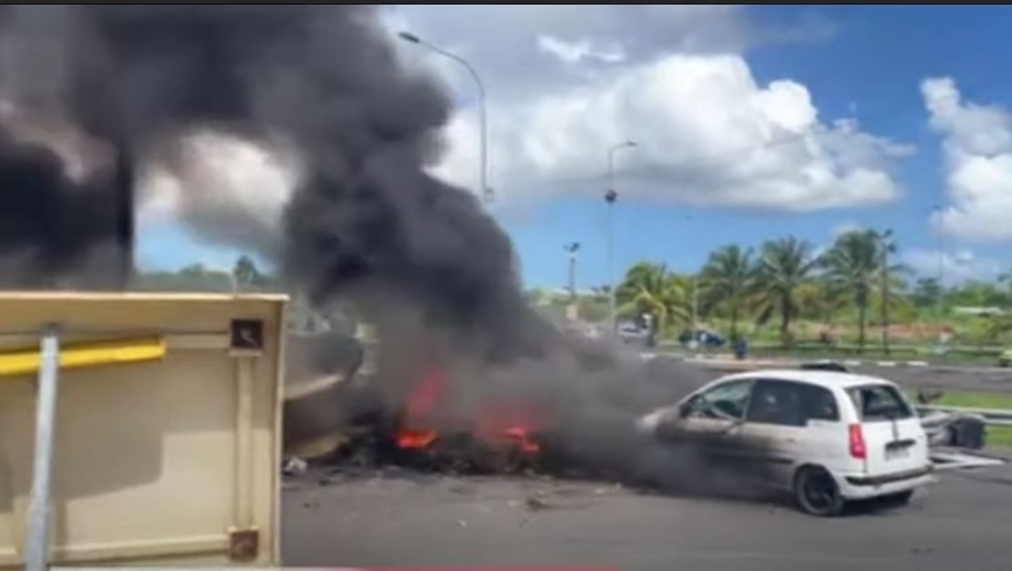 السلطات الفرنسية تفرض حظر التجول في مدينة غوادلوب بسبب اعمال العنف