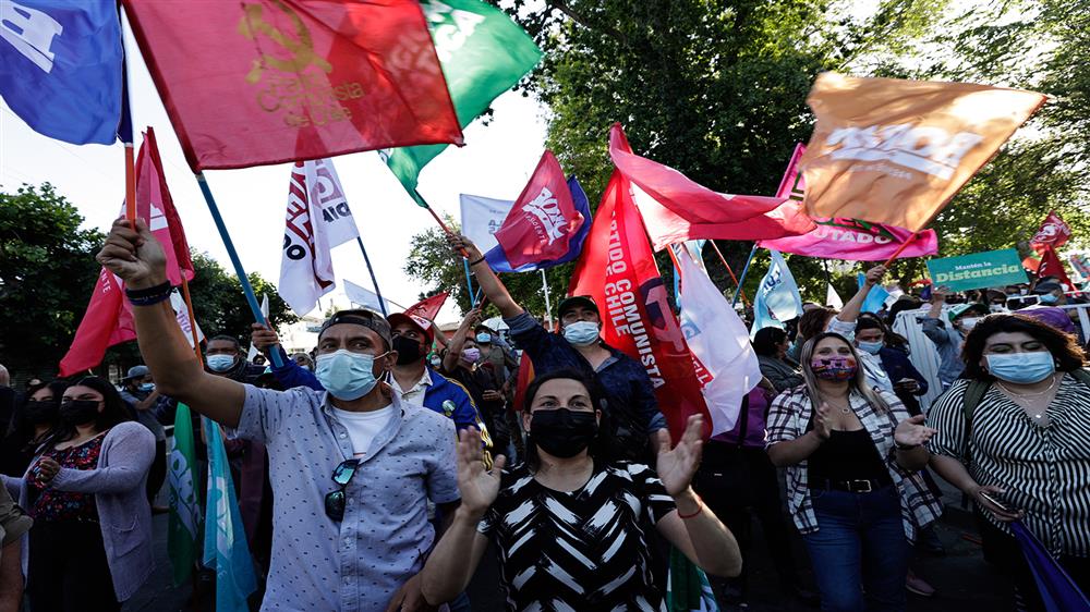 الناخبون في تشيلي يختارون اليوم رئيسهم الجديد