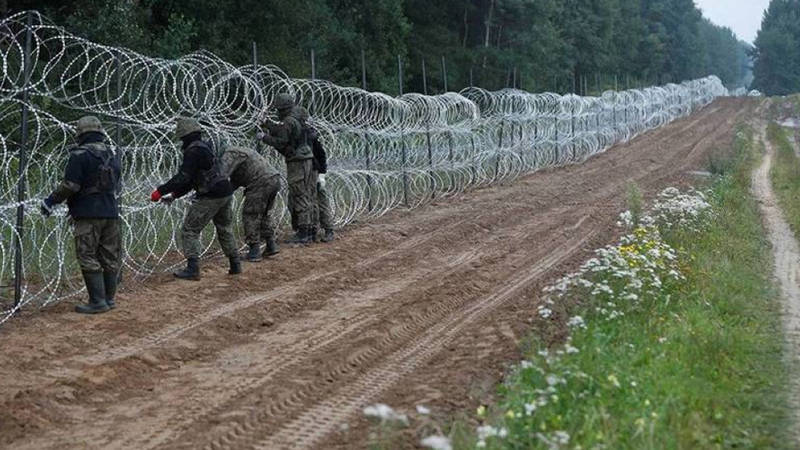 بولندا: أزمة الحدود أكبر محاولة لزعزعة استقرار أوروبا منذ الحرب الباردة