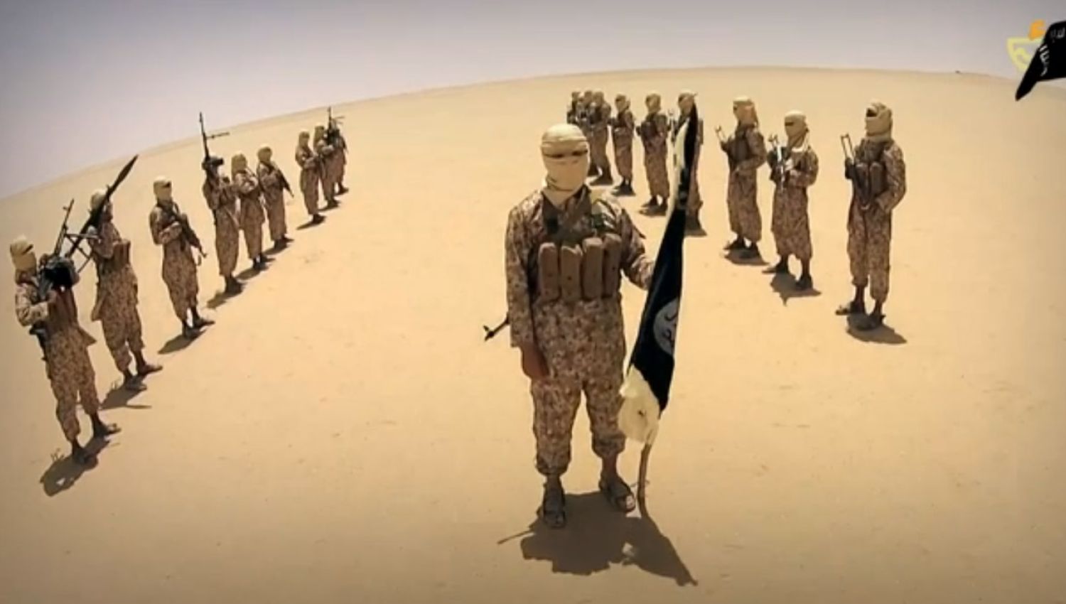 “داعش” في اليمن..من إمارة إلى مرتزقة سعودية! “داعش” في اليمن..من إمارة إلى مرتزقة سعودية!