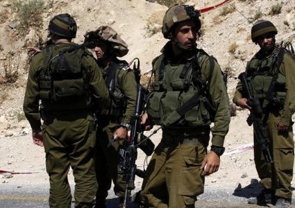 اصابات إثر قمع الاحتلال وقفة مساندة في حي الشيخ جراح شرق القدس المحتلة