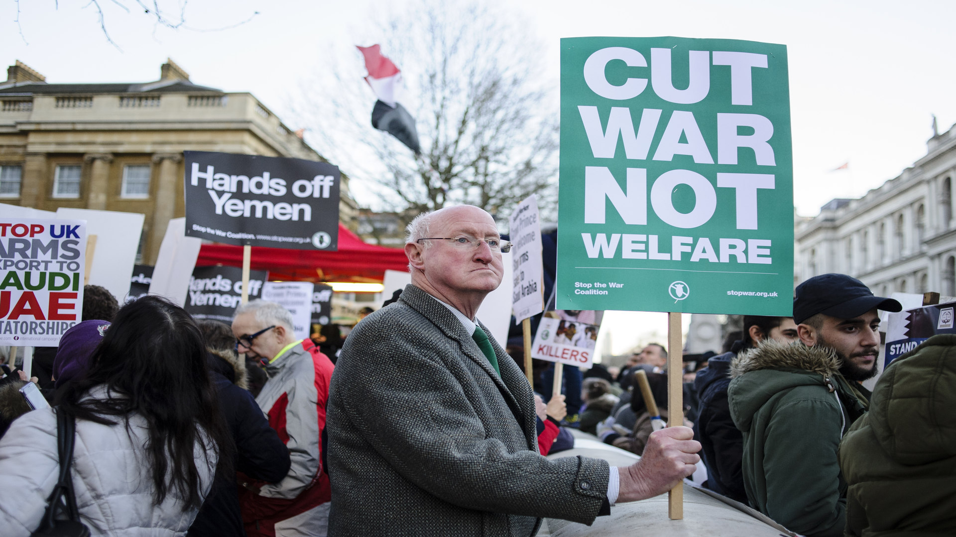 فرنسا شريكة في جرائم اليمن ..منظمات غير حكومية تنتقد صفقة مبيعات الأسلحة للإمارات