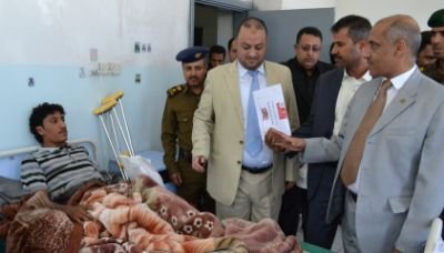 مقبولي والجرموزي يتفقدان الجرحى بمستشفى الشرطة العام بصنعاء
