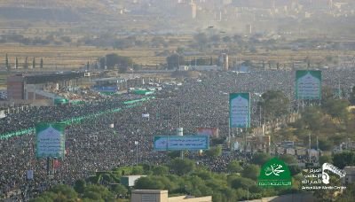 تواصل توافد الحشود الجماهيرية إلى ساحات الاحتفال بالمولد النبوي